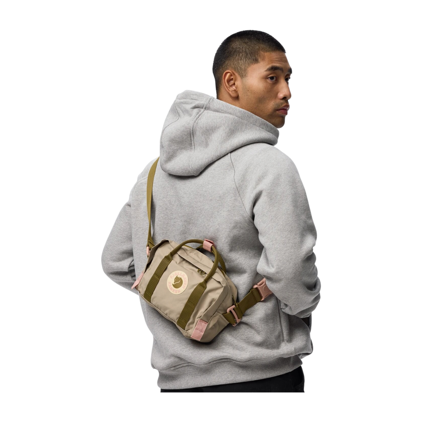 kanken_koncept_crossbody_23200434-118-631_h_model_1953.png