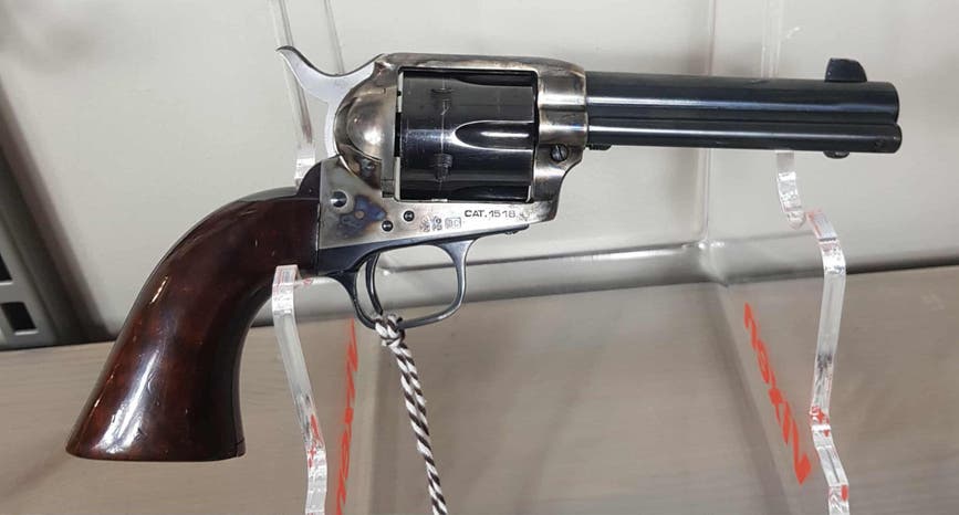 Uberti SA Cattleman .45LC 247303 4,0.jpg