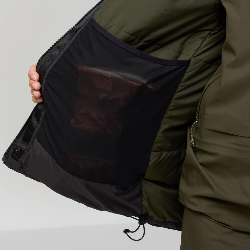 bergtagen_130_insulation_jkt_w_14500159-550-662_p_model1645.jpg