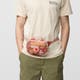 kanken_graphics_hip_pack_23200358-302-986_h_model_2105.jpg