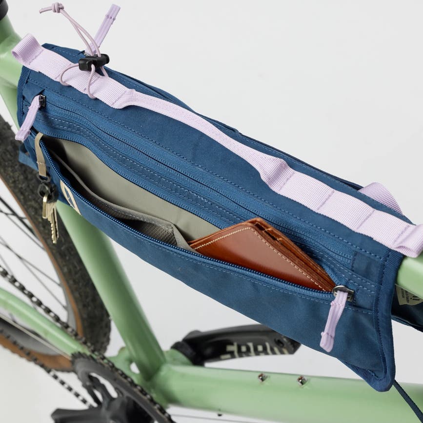 hoja_bike_frame_fold_bag_23200350-540_j_model_1641.jpg
