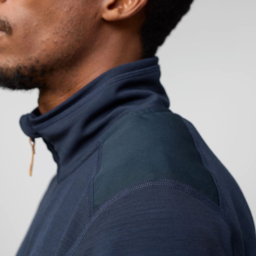 keb_fleece_m_12600302-555_h_model_1727.jpg