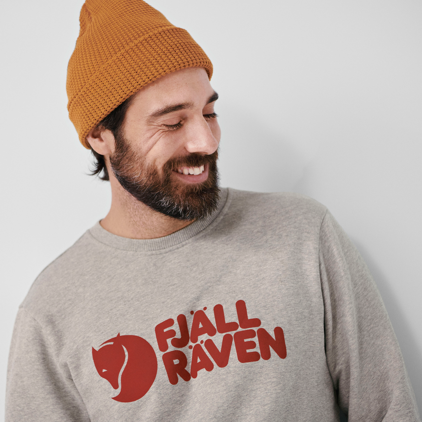 fjallraven_logo_sweater_m_84142-020-999_g_model_fjr.png