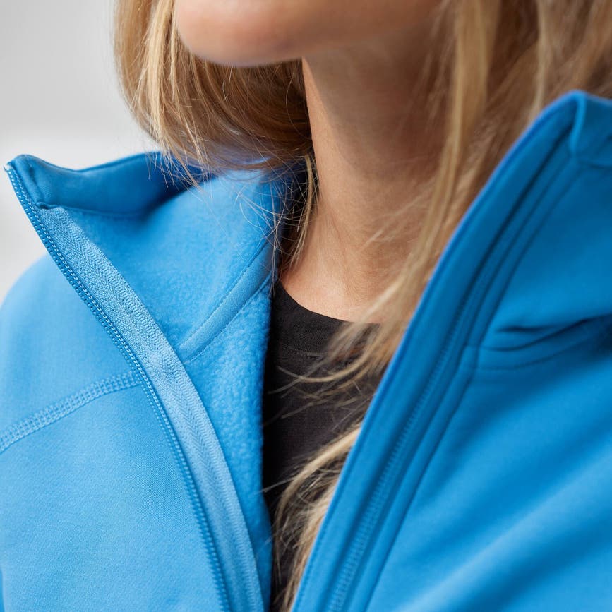 expedition_fleece_hoodie_w_14600192-525_h_model_fjr.jpg
