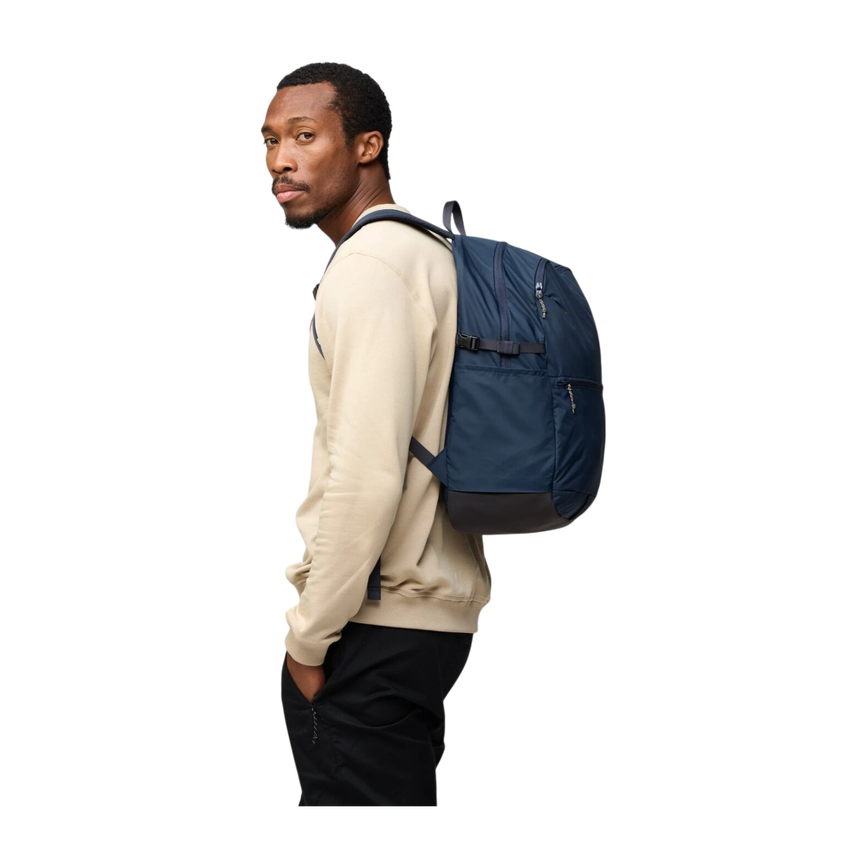 high_coast_backpack_24_23200330-560_e_model_1163.png