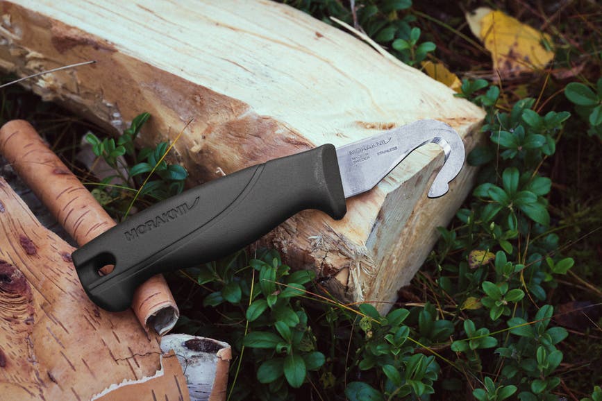 morakniv_hunting_gut hook knife_black_1.jpg