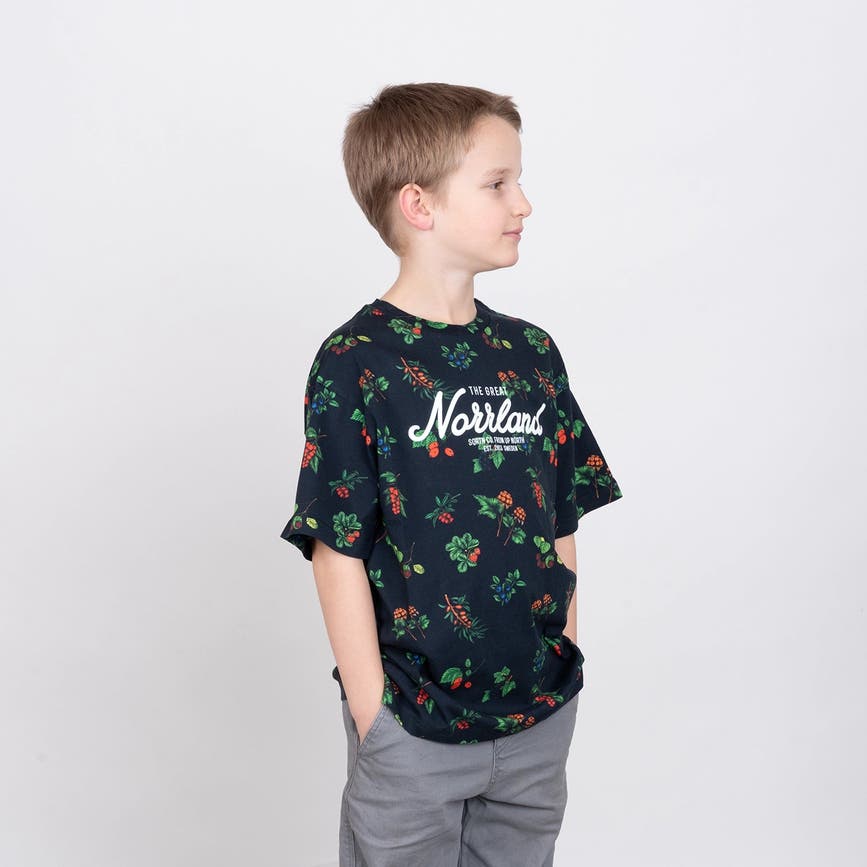 GREATNORRLANDJUNIORTSHIRT-BERRYBLACK.webp