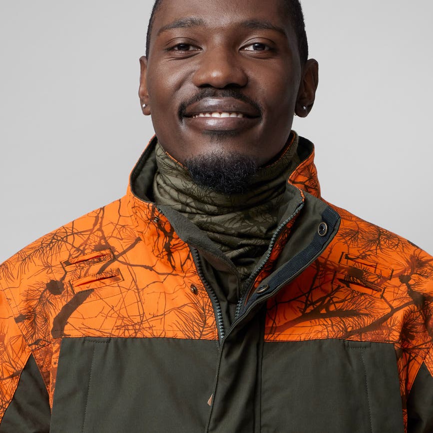lappland_neck_gaiter_87130-626-261_c_model_fjr.jpg