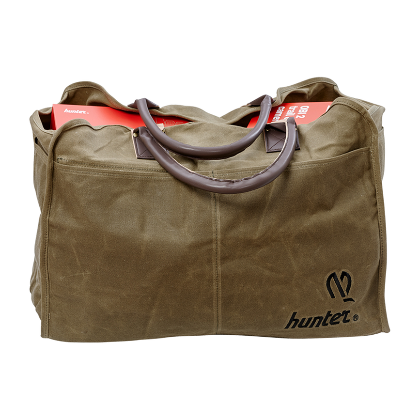 2025-09-hunter-vaska-black-hole-bag-02.png