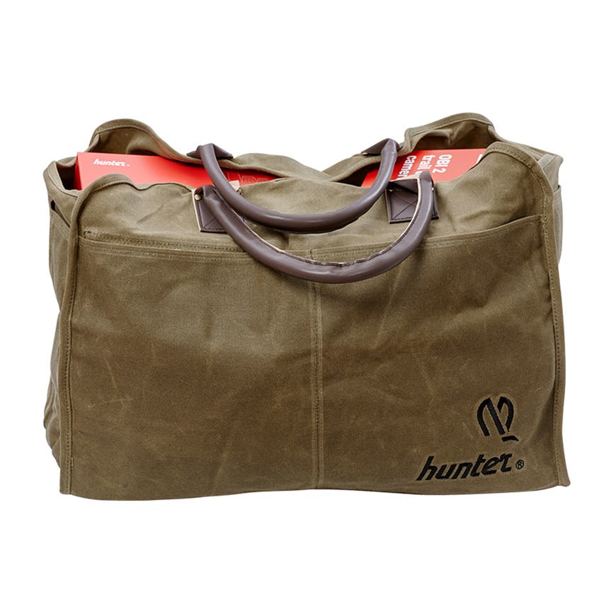 2025-09-hunter-vaska-black-hole-bag-02.png