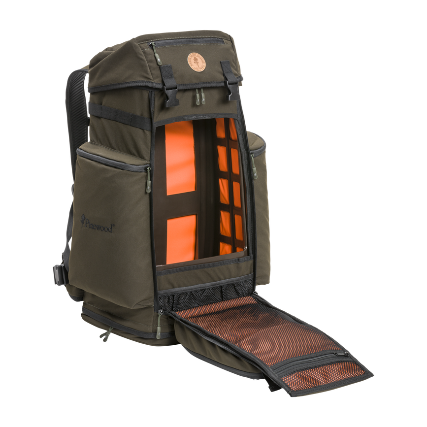 media-originalimage-556431-0000-1910-241-02_pinewood-backpack-wildmark_suede-brown.png