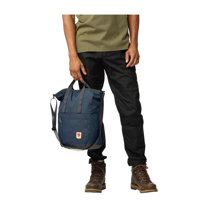 high_coast_totepack_23225-560_h_model_2365.png