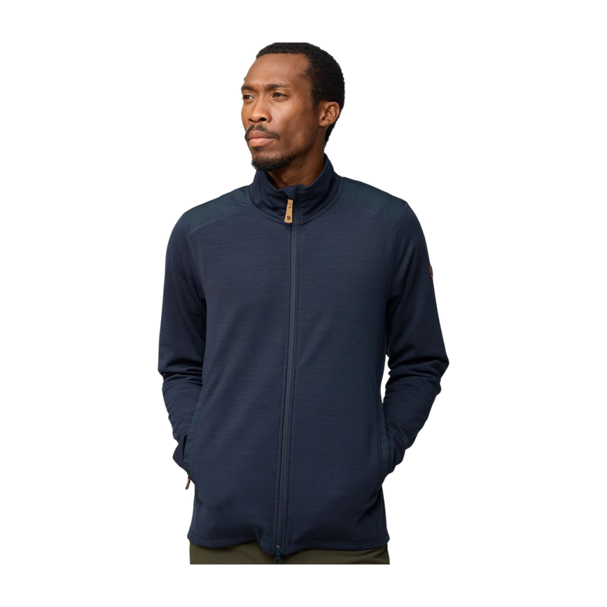 keb_fleece_m_12600302-555_g_model_1724.png