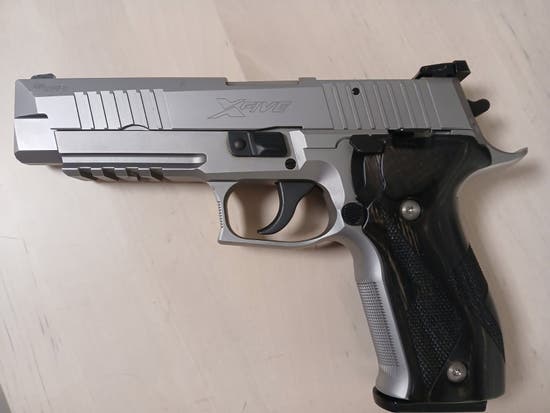 Pistol.jpg