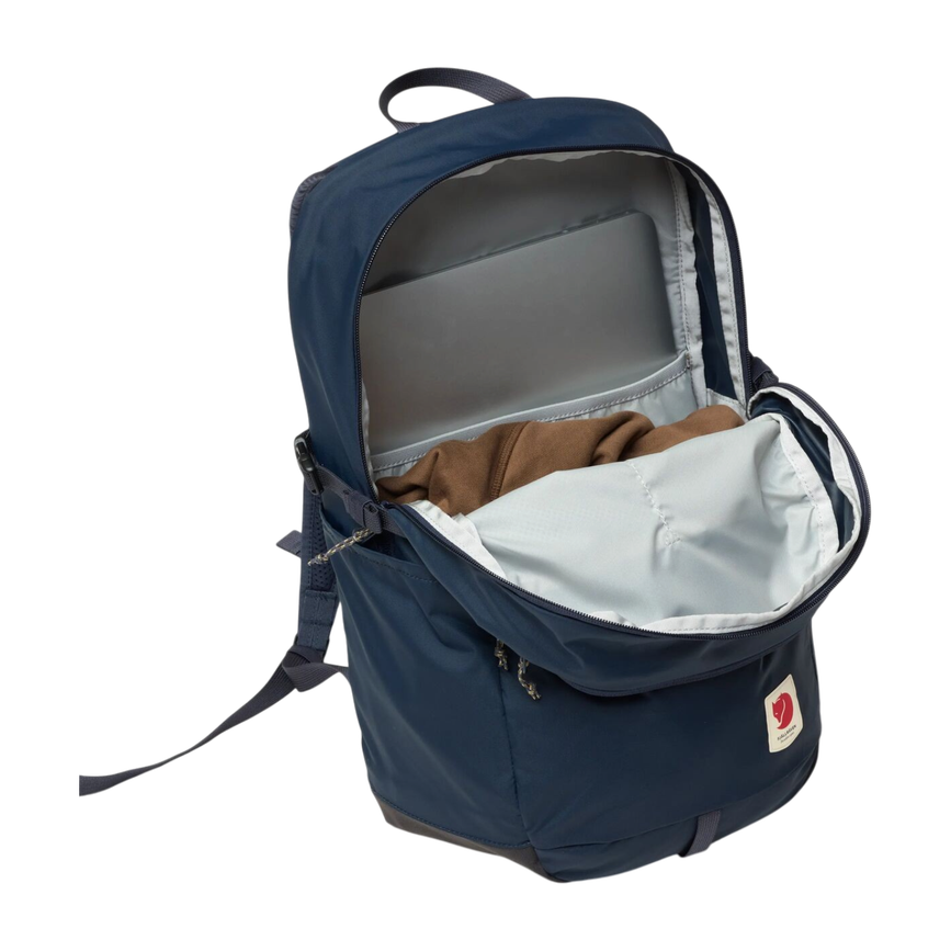 high_coast_backpack_24_23200330-560_k_model_2250.png