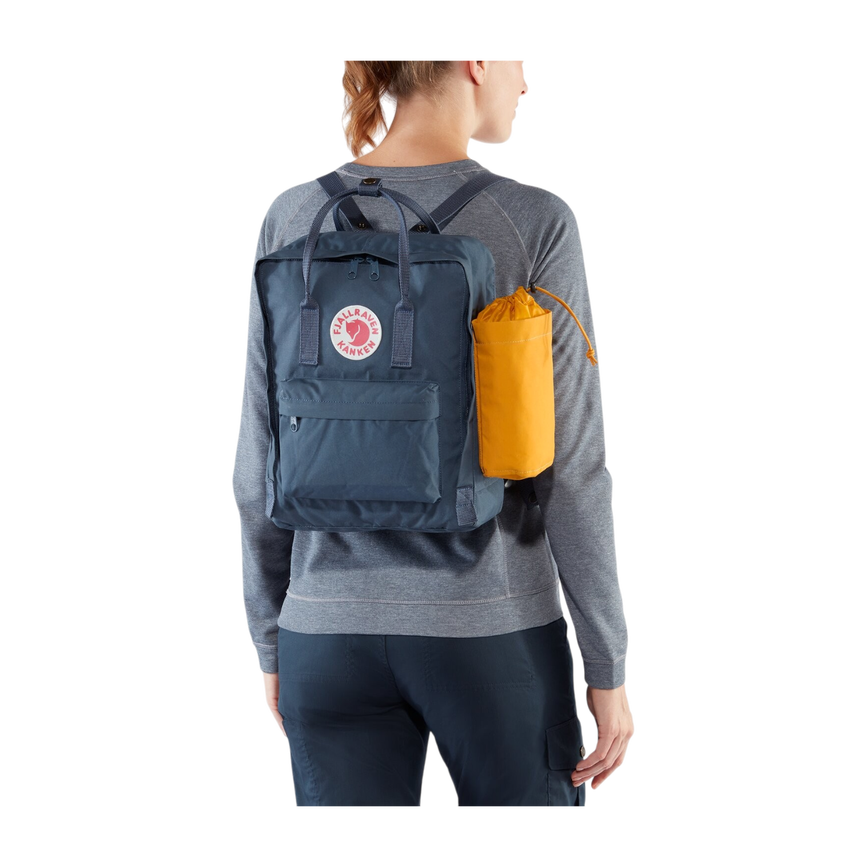 kanken_bottle_pocket_23793-160_c_model_fjr.png
