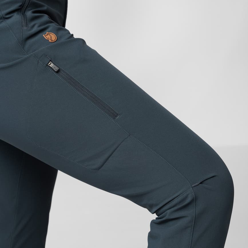 abisko_trail_stretch_trousers_w_87101-555_h_detail_fjr.jpg