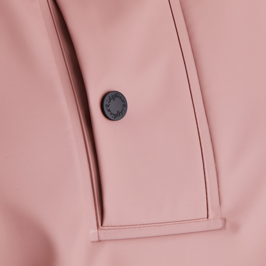 u_signature_poncho_deep_forest_seam_detail-1200px_e52c1b17-2a1d-4260-9fa5-d7f6a29d0894.png