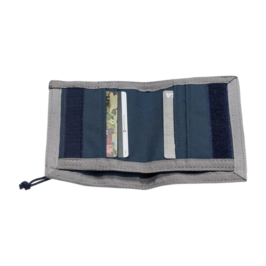 vardag_wallet_23100202-560_h_model_0371.png