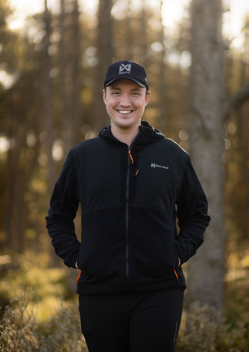 trail_fleece_mens_setting_1.png
