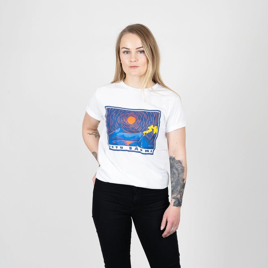 MIDNATTSSOLTSHIRT-WHITE.webp