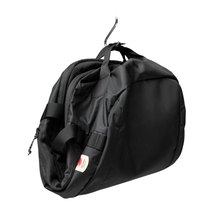 high_coast_duffel_36_23200254-550_g_model_fjr.png
