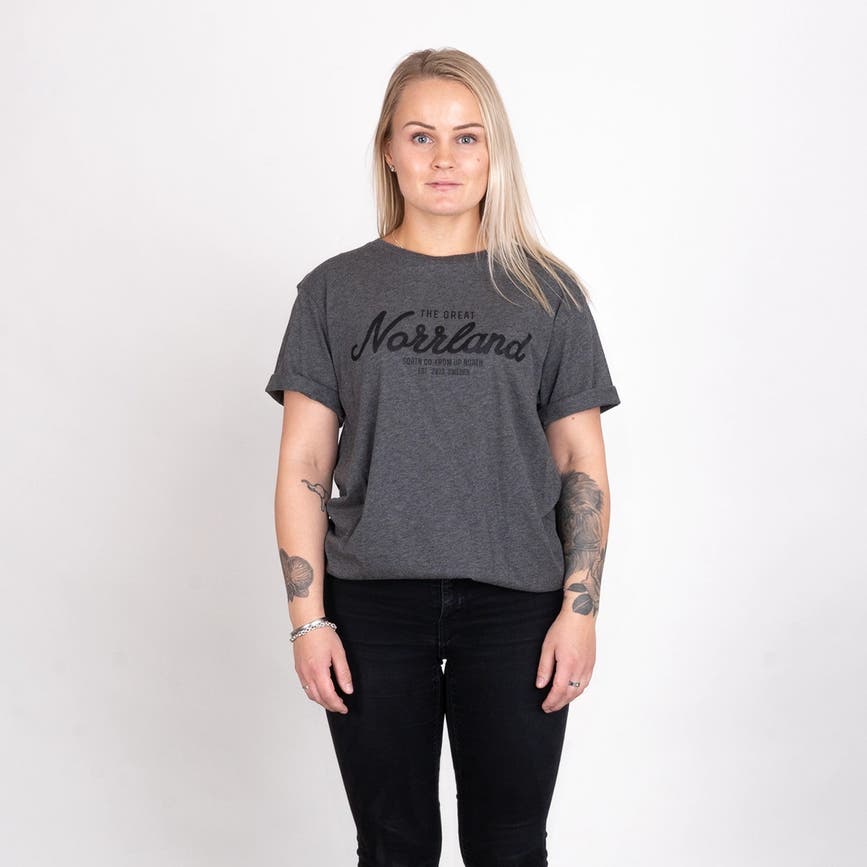 GREATNORRLANDTSHIRT-CHARCOAL1.webp