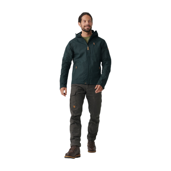 sten_jacket_m_81679-555_c_model_fjr.png