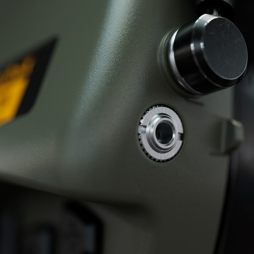 squareback-1080x1080px-closeup-prox_0003_closeups_auxport.png