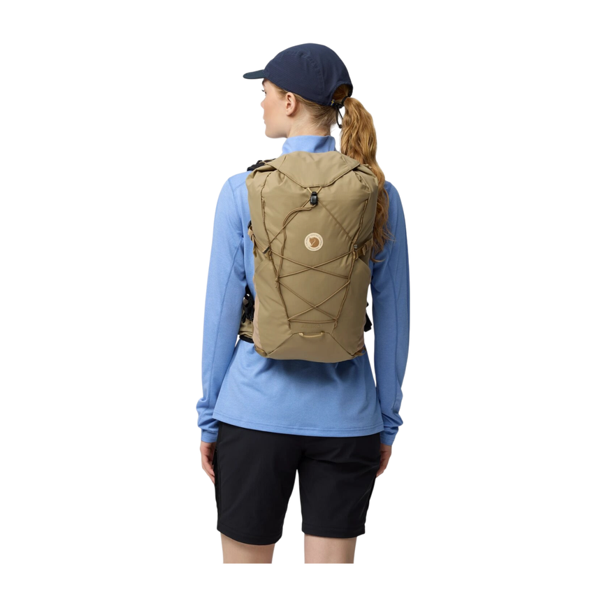 abisko_hike_lite_20_s_m_23200345-221_c_model_0301.png
