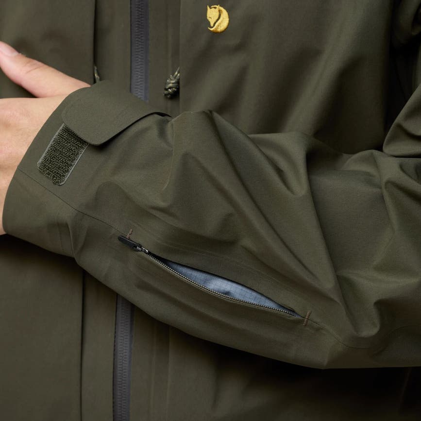 bergtagen_gtx_touring_jacket_m_12500160-662_o_model_1263.jpg