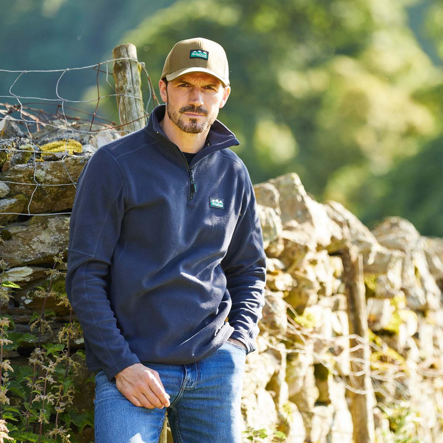men_snarvikfleece_navy_2048px.png