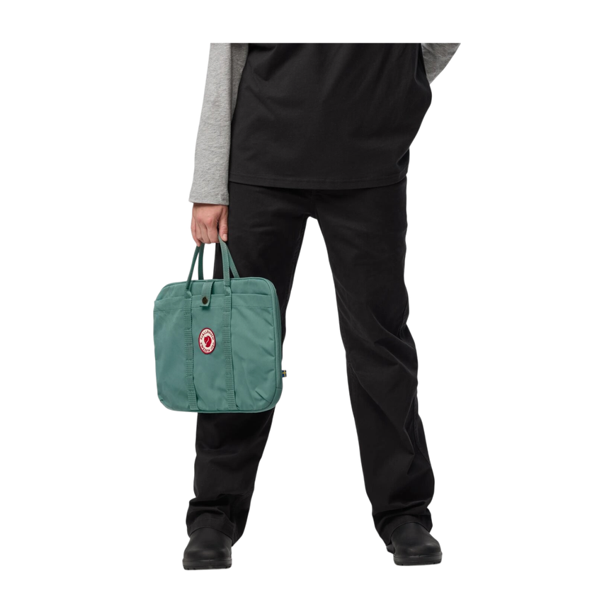 1960_laptop_bag_23200416-664_g_model_2449.png