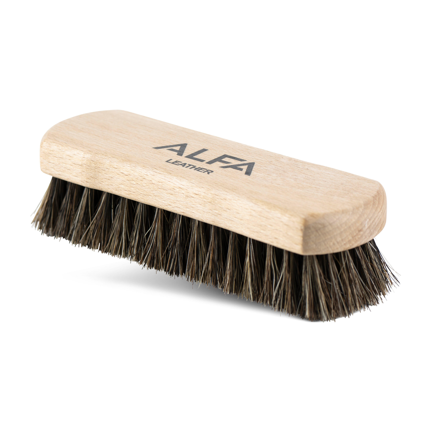 gung-pim-images-910044-1650324244083-910044001-leather_brush.png