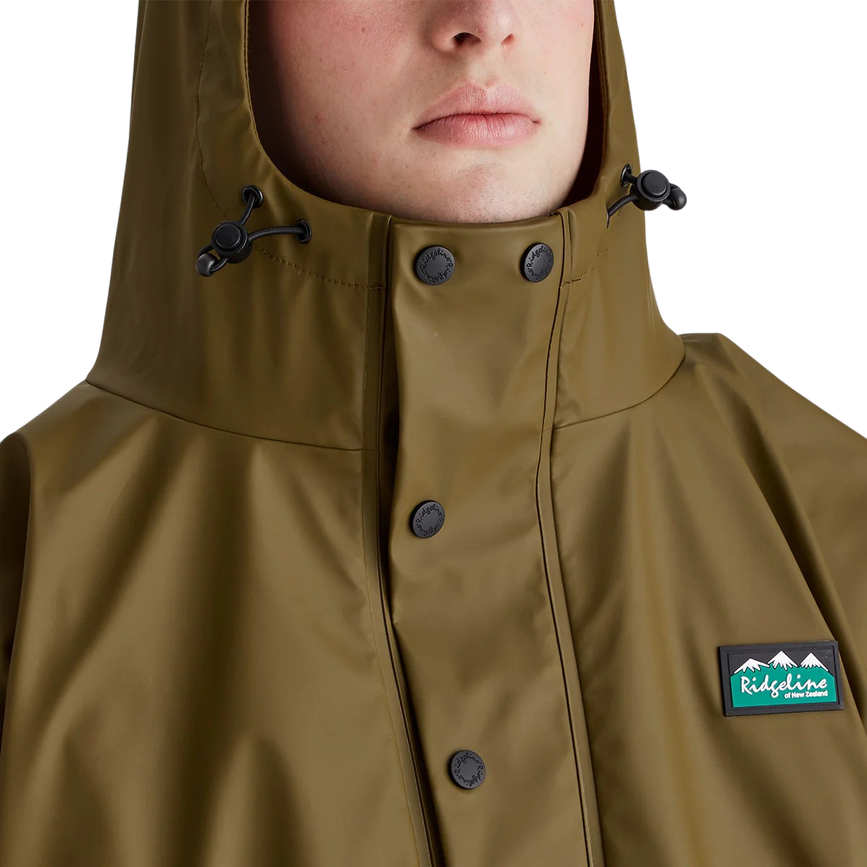 u_signature_poncho_teak_button_detail-1200px.png
