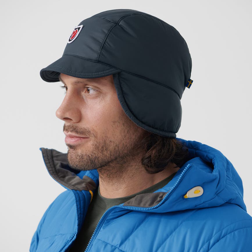 expedition_padded_cap_90664-560_c_model_fjr.jpg