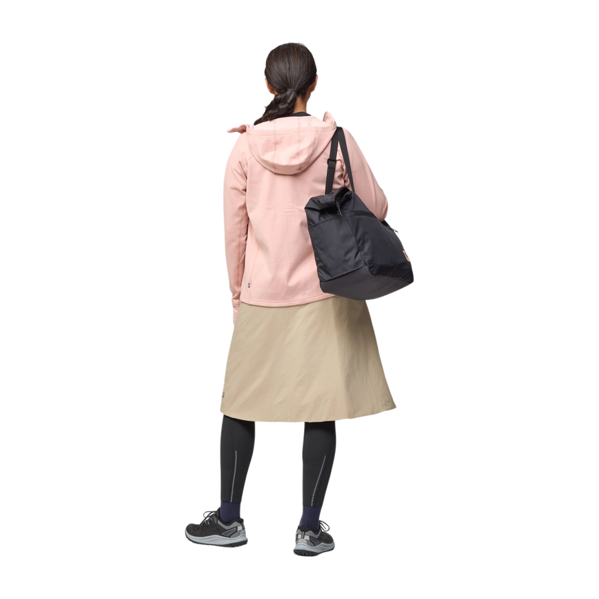 high_coast_tote_30_23200331-550_h_model_1861.png