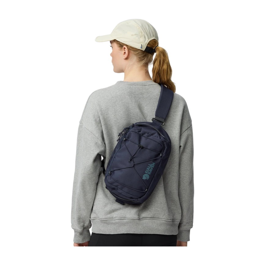 skule_sling_6_23200337-560_g_model_1161.png