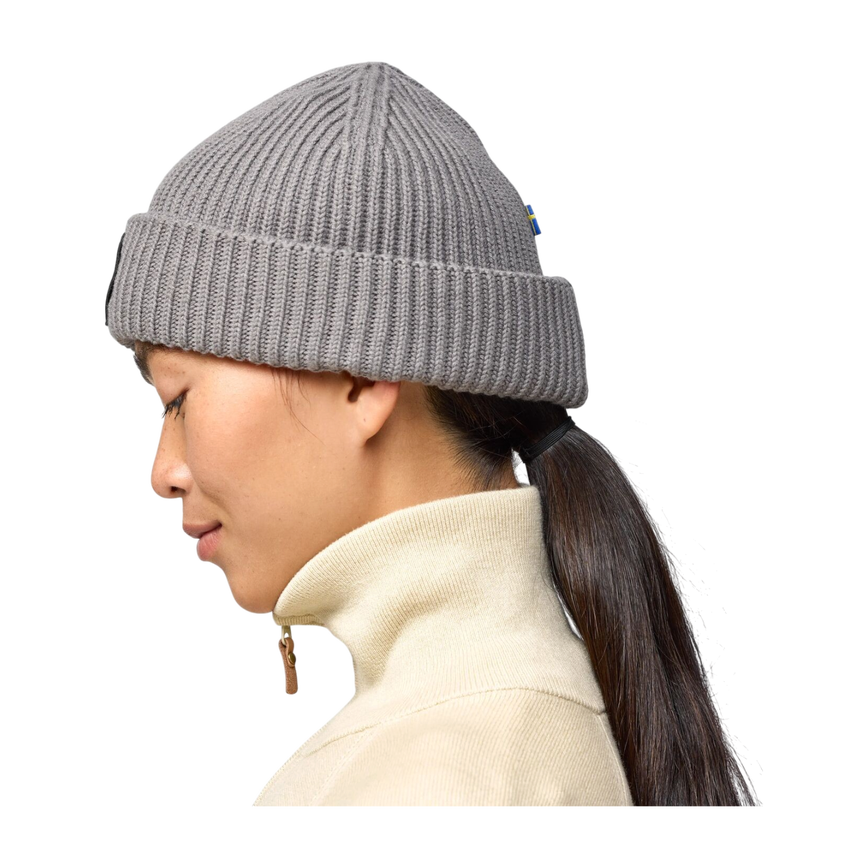 1960_lite_logo_hat_13100234-020_h_model_1319.png