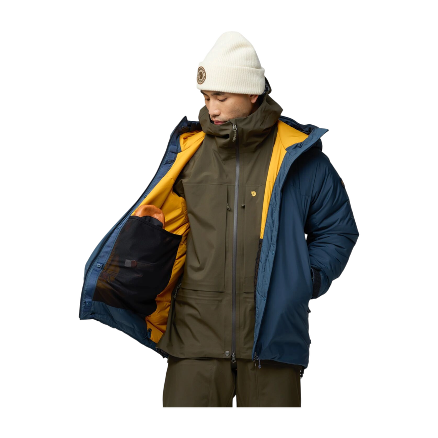 bergtagen_130_insulation_jkt_m_12500166-570-161_h_model1342.png