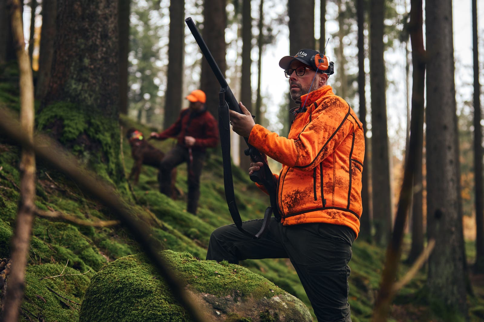 3500px_PINEWOOD_RED_DEER_CAMOU___BLASER_R8_ULTIMATE_SILENCER___PELTOR_SPORTTAC_HUNTING.jpg