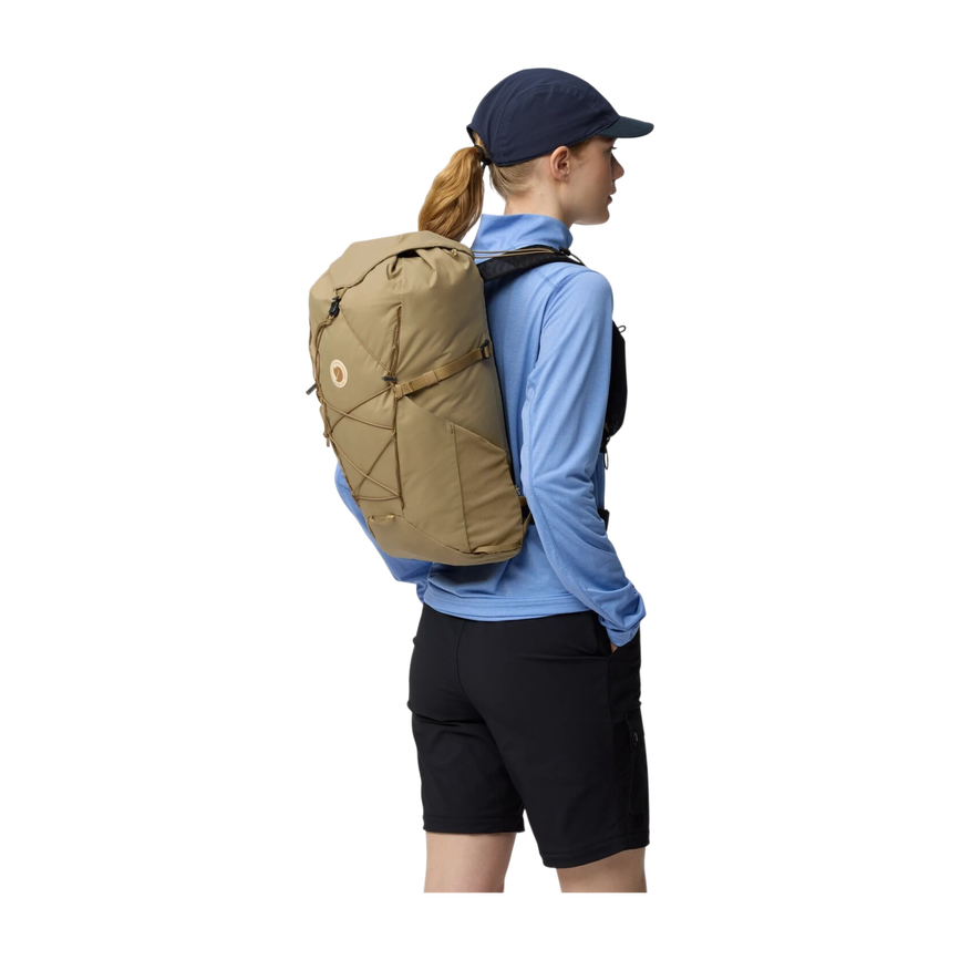 abisko_hike_lite_20_s_m_23200345-221_d_model_0285.png