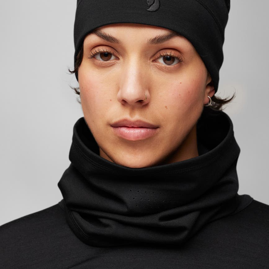 keb_fleece_neck_gaiter_86998-550_c_model_fjr.jpg