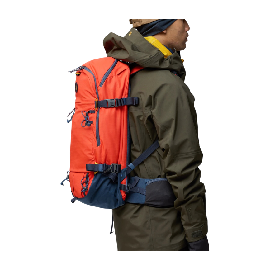 bergtagen_touring_30_m_l_23200275-214-570_j_model_1062.png