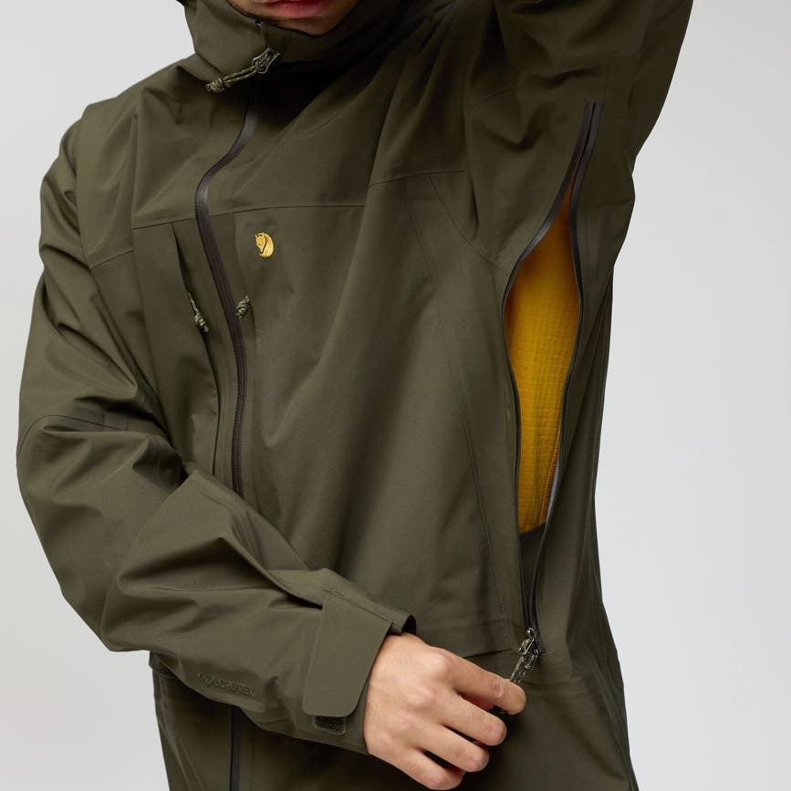 bergtagen_gtx_touring_jacket_m_12500160-662_j_model_1261.jpg