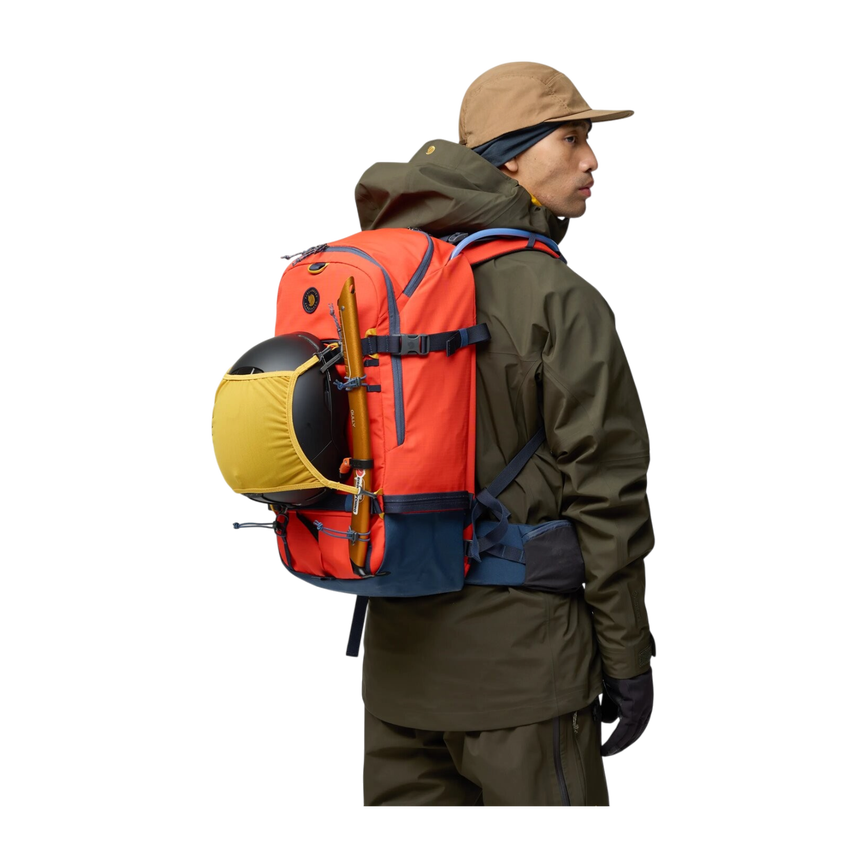bergtagen_touring_30_m_l_23200275-214-570_c_model_1019.png