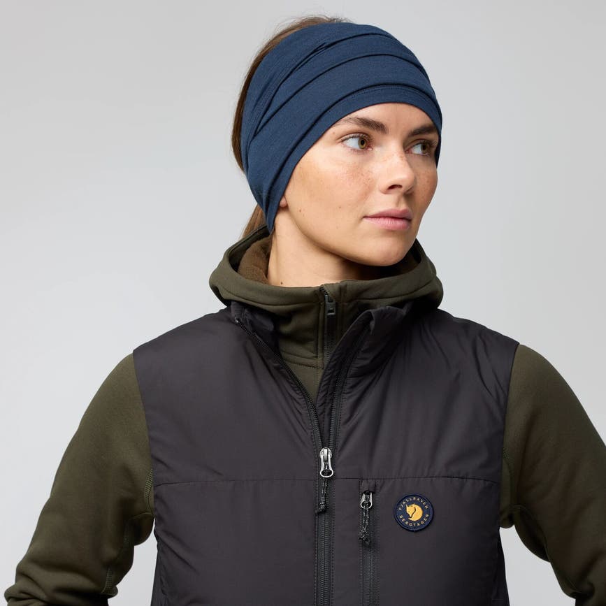 bergtagen_60_insulation_vest_w_14500157-550_g_model_0400.jpg