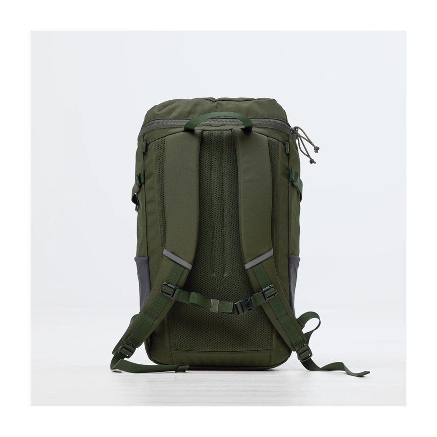 skule_top_zip_30_23200387-662_j_model_2111.png