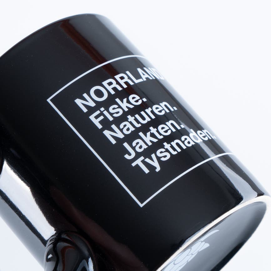 TYSTNADPORSLINSMUGG-BLACK1.jpg
