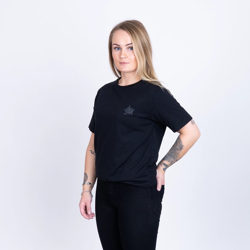 CBTSHIRT-ALLBLACK1.webp